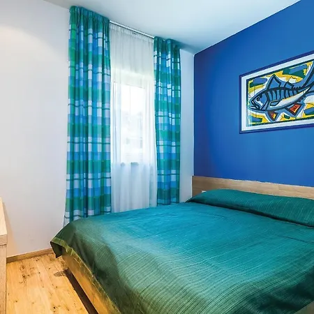 Apartment Amazing In With Outdoor Swimming Pool, Sauna And 2 Bedrooms Novi Vinodolski