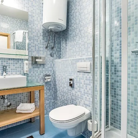 Amazing In With Outdoor Swimming Pool, Sauna And 2 Bedrooms Apartment Novi Vinodolski
