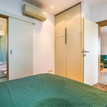 Amazing In With Outdoor Swimming Pool, Sauna And 2 Bedrooms Apartment *