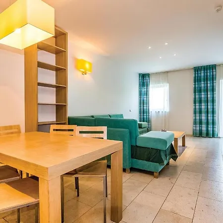 Amazing In With Outdoor Swimming Pool, Sauna And 2 Bedrooms